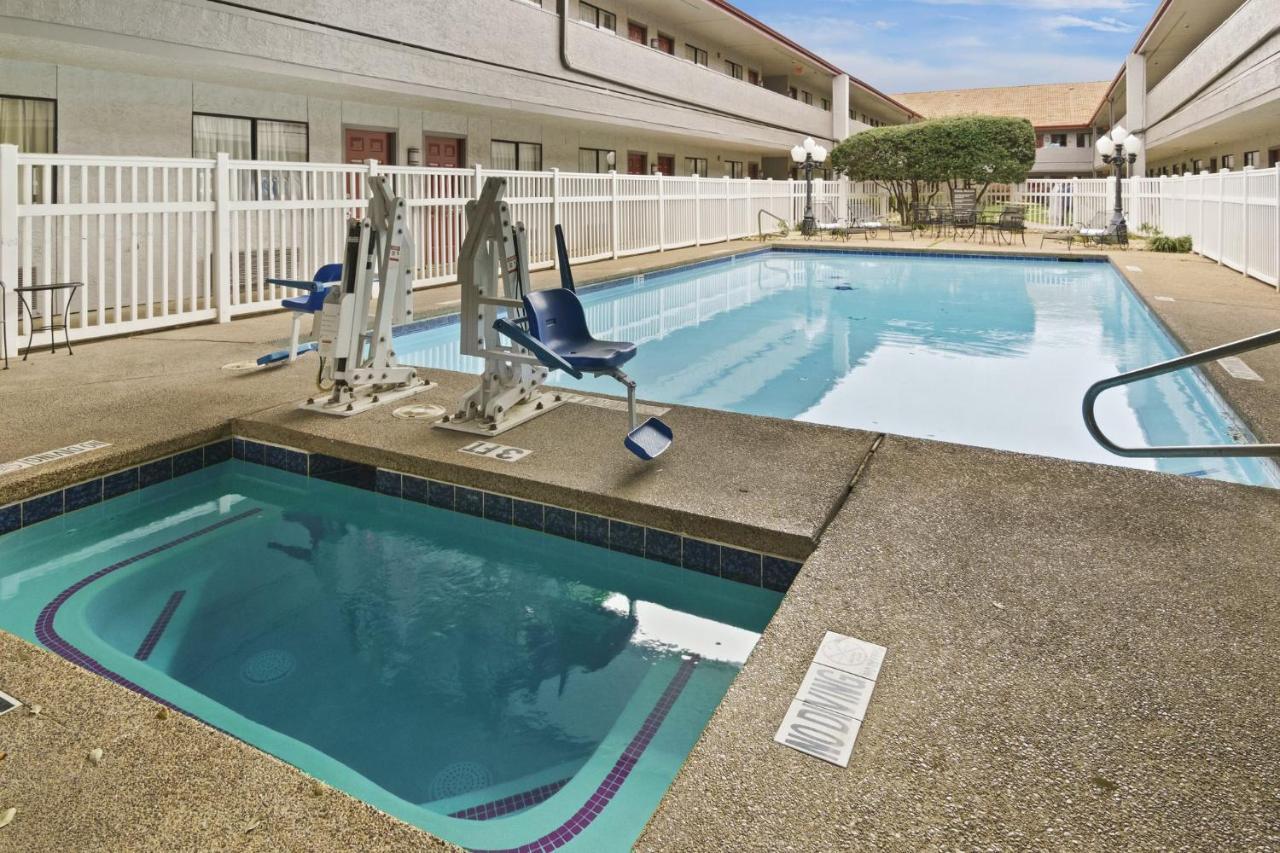 Irving Inn & Suites At Dfw Airport 外观 照片