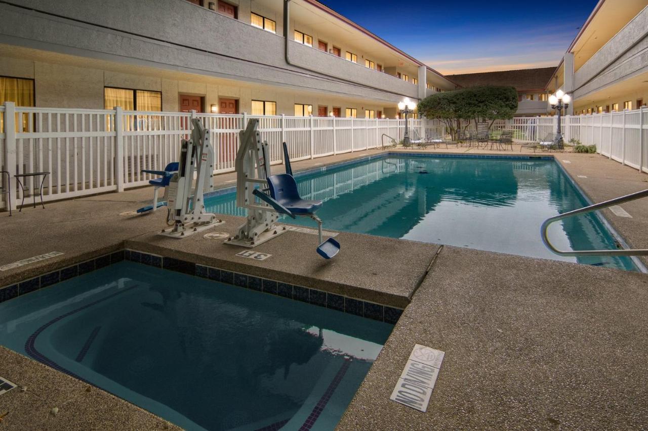 Irving Inn & Suites At Dfw Airport 外观 照片