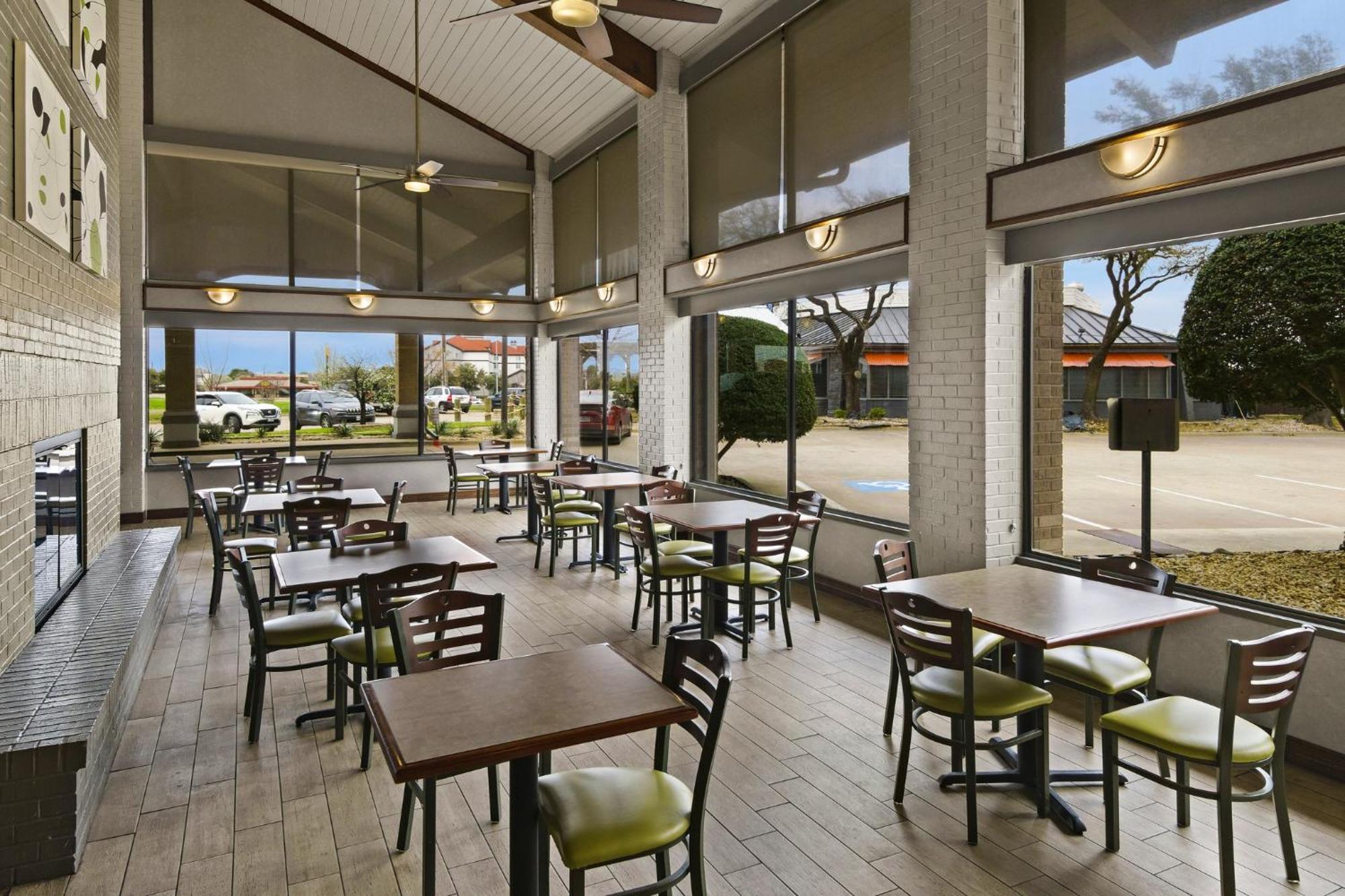 Irving Inn & Suites At Dfw Airport 外观 照片